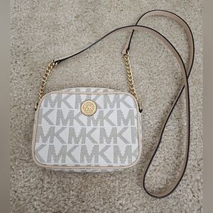 Michael Kors mini cross body bag EUC